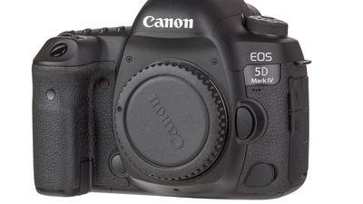 Canon 5D MK IV mit Akkus und SD Karte