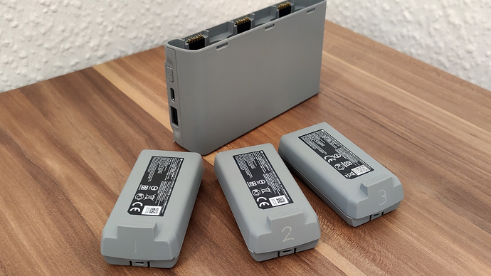 Miete jetzt in Saalfeld/Saale – DJI Mini 2 Battery Pack mit Zubehör direkt  bei dir in der Nähe!
