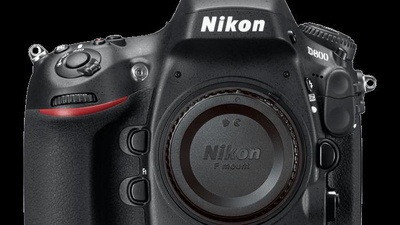Nikon D800 + ggf.  Zubehör / Objektive (35mm,50mm,70-200mm)