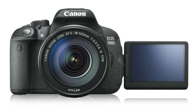 Canon EOS 700D inkl. 18-55mm, 32GB, 3 Akkus, Lupe, Tasche